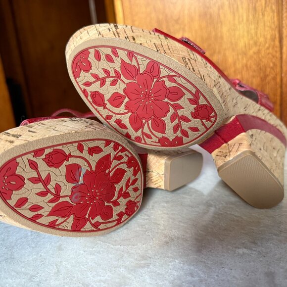 Sofft Red Wedge Sandals * Size 7.5 * EUC - Picture 6 of 8